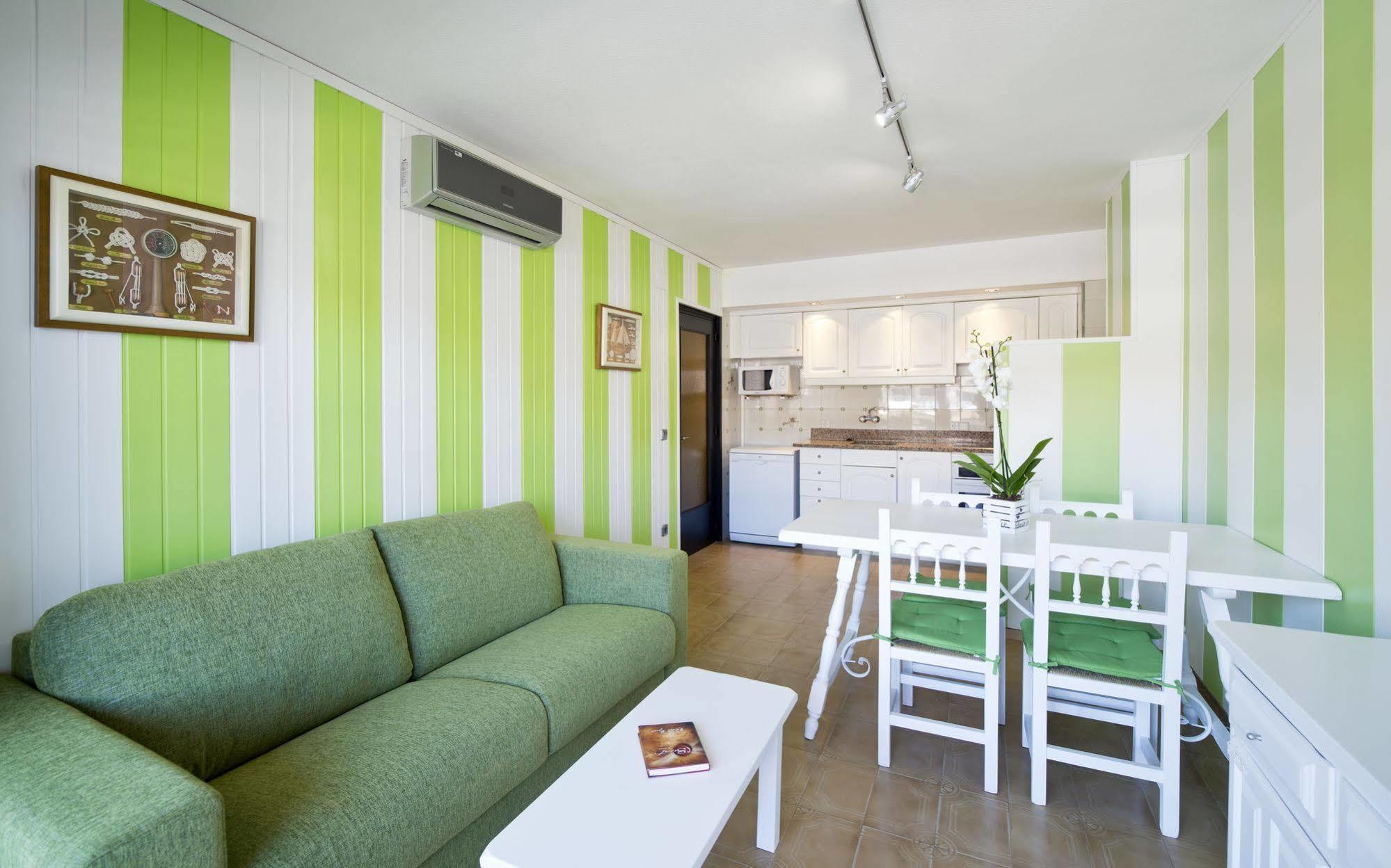 Apartamentos Salles Beach L'Estartit Dış mekan fotoğraf