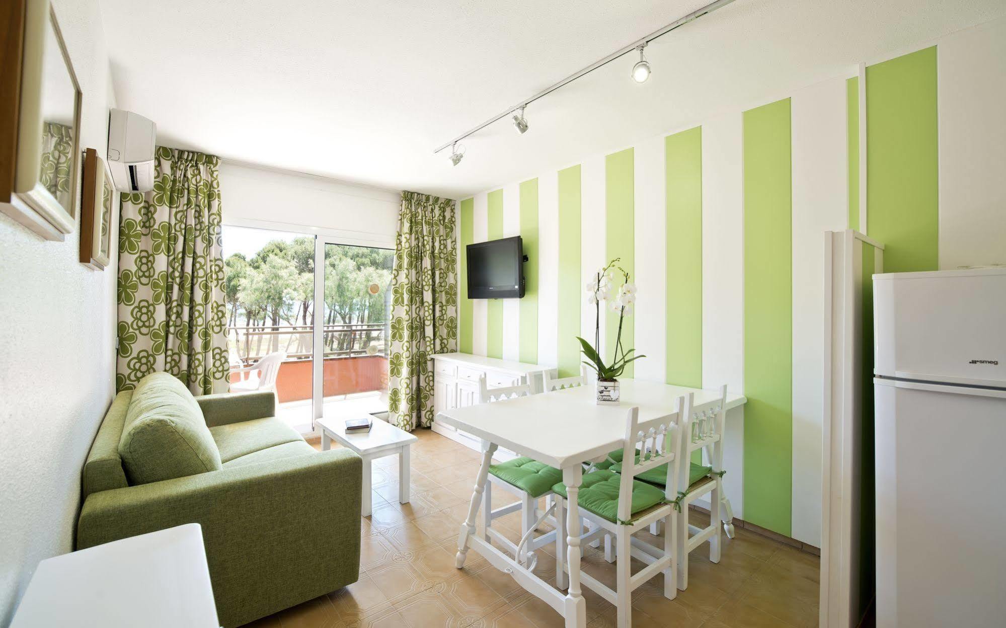 Apartamentos Salles Beach L'Estartit Dış mekan fotoğraf