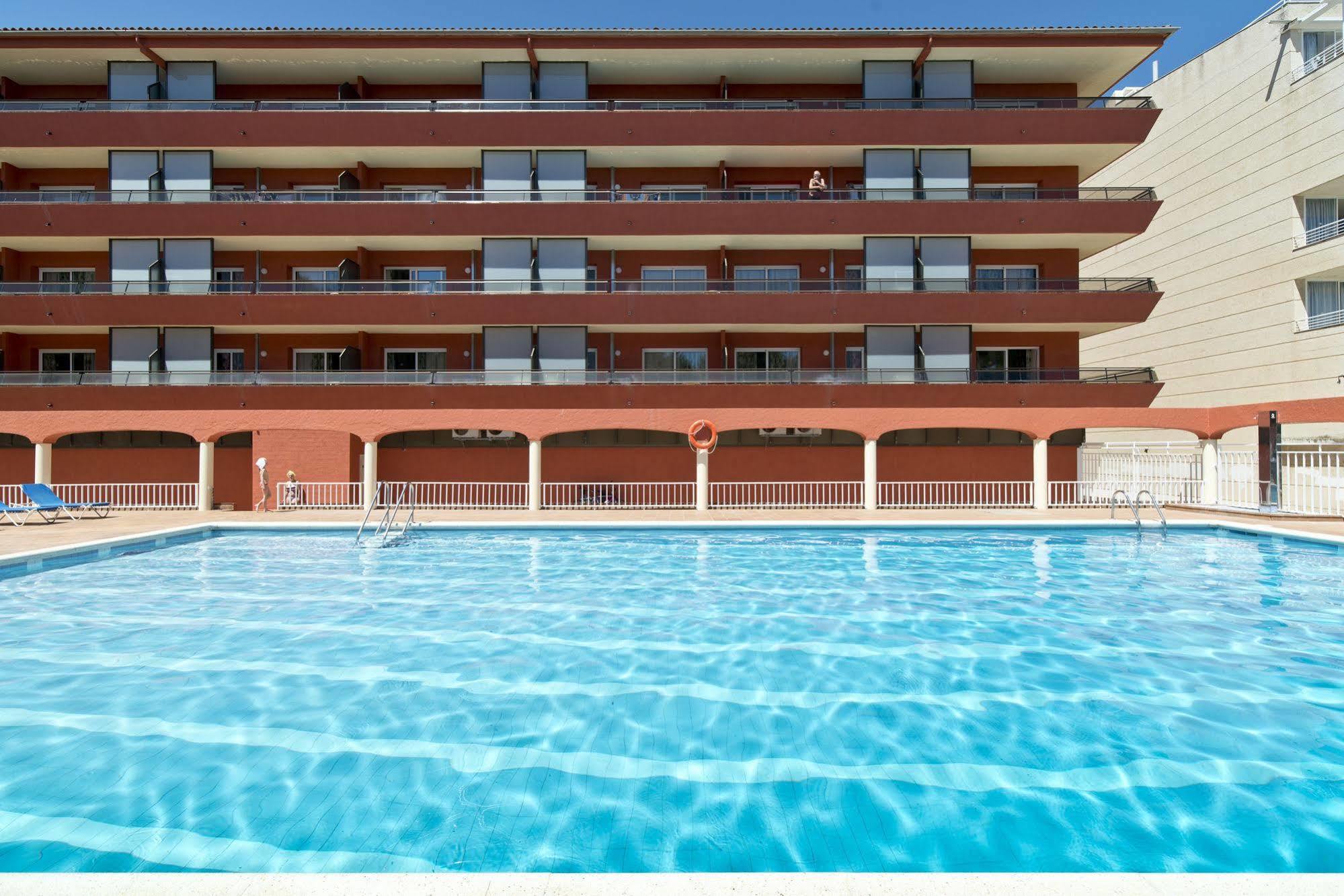 Apartamentos Salles Beach L'Estartit Dış mekan fotoğraf