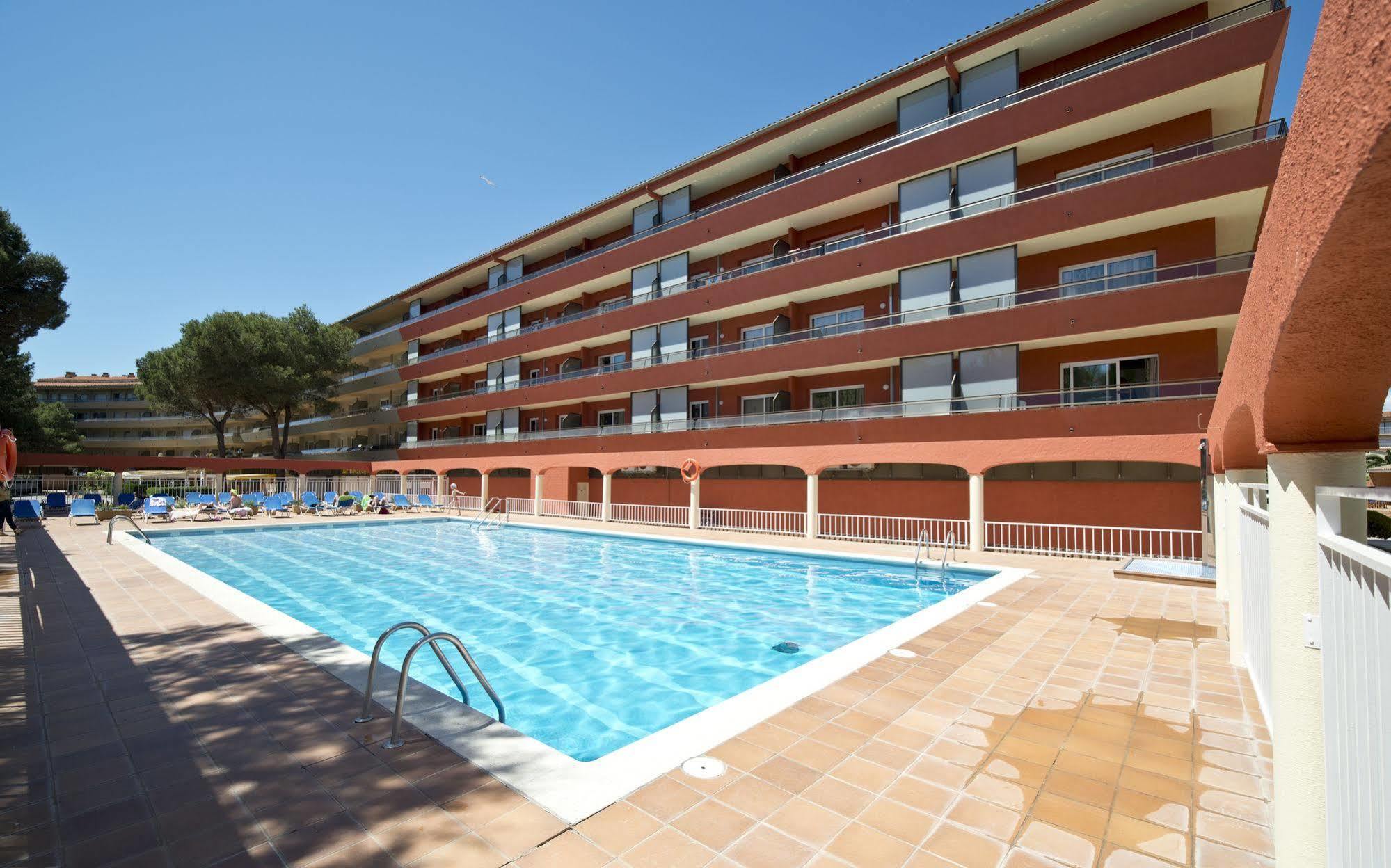 Apartamentos Salles Beach L'Estartit Dış mekan fotoğraf